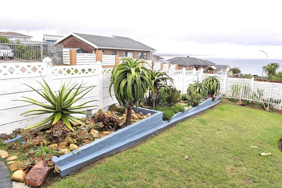 2 Bedroom Property for Sale in Wavecrest Eastern Cape